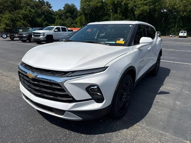 Used 2023 Chevrolet Blazer LT FWD image 1