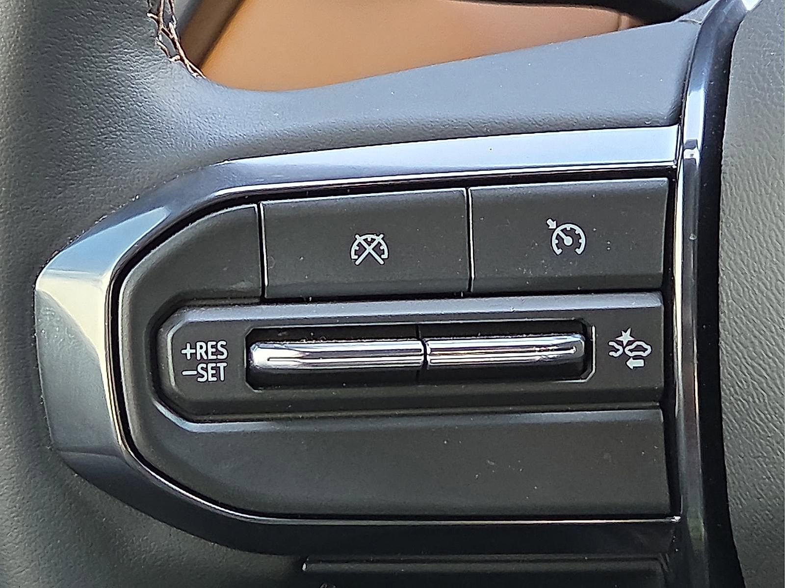 Used 2025 GMC Canyon AT4 w/ Nightfall Edition AWD/4WD image 19