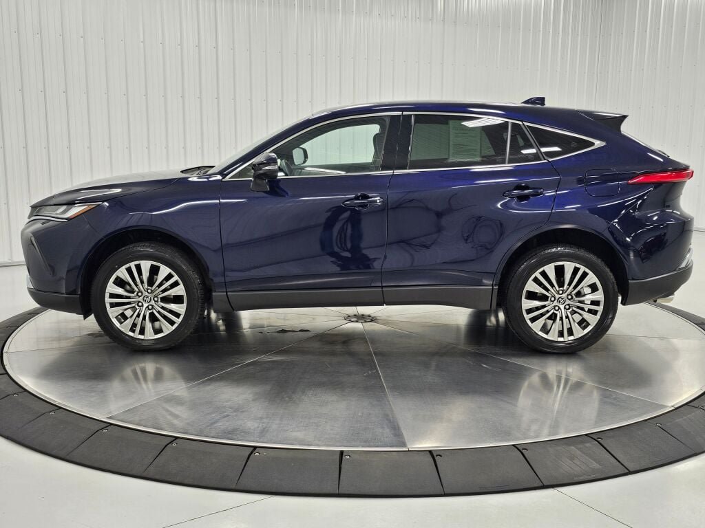 Used 2024 Toyota Venza Limited AWD/4WD image 2