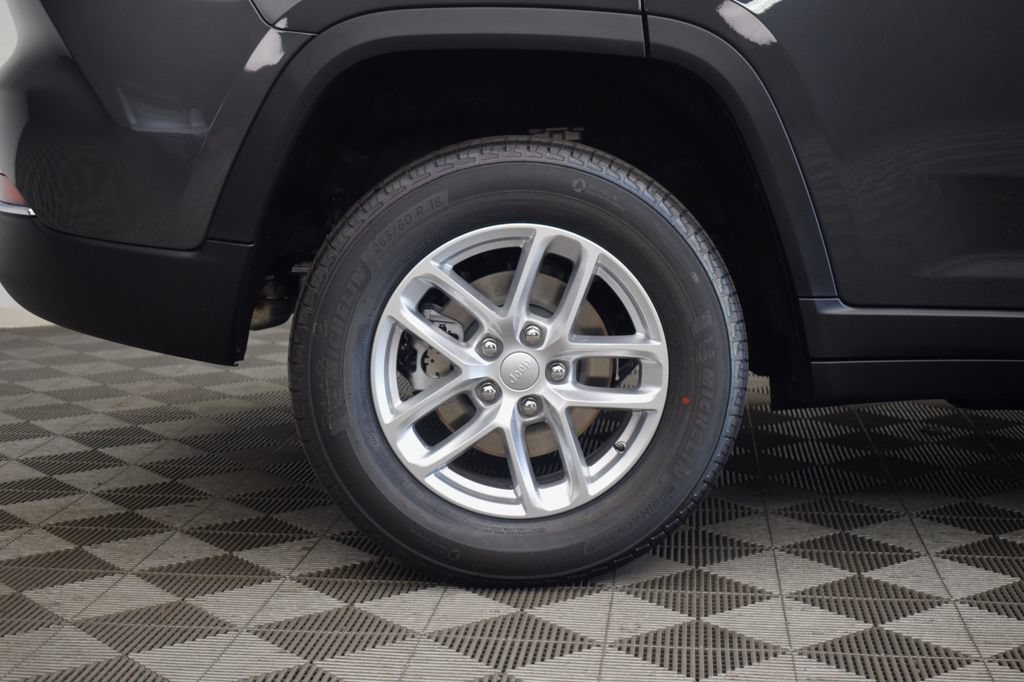 New 2026 Jeep Grand Cherokee Laredo AWD/4WD image 8