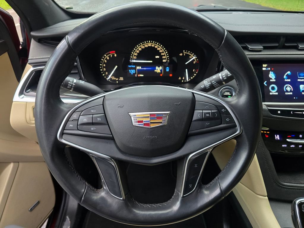 Used 2018 Cadillac XT5 FWD image 32