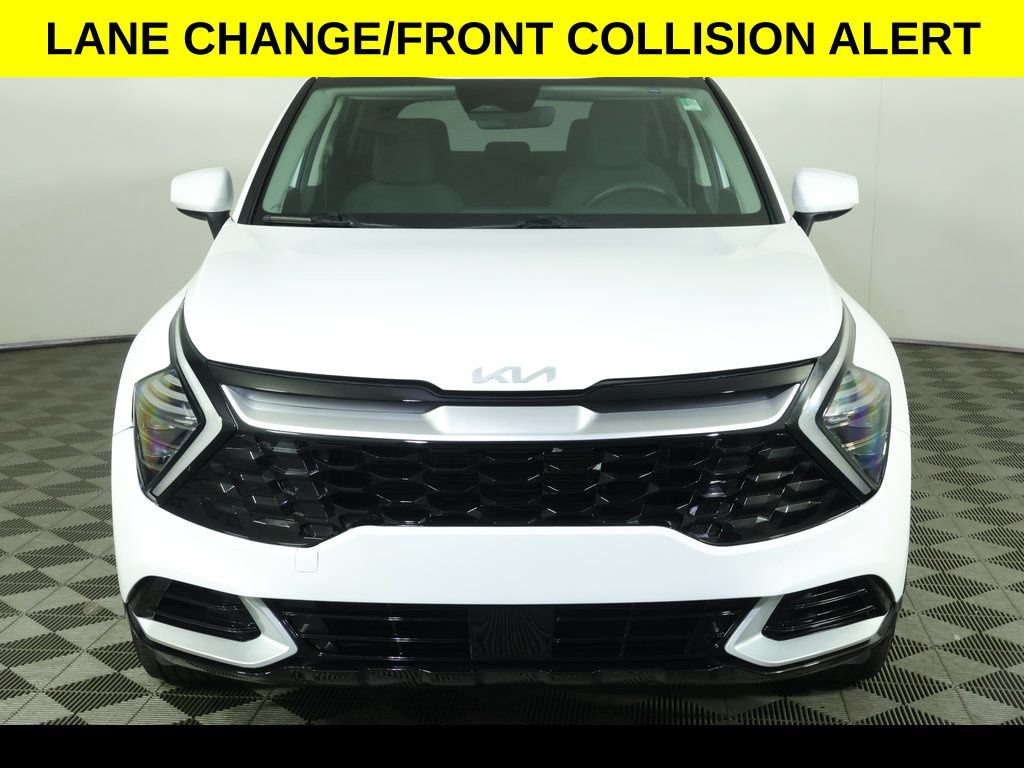 Used 2025 Kia Sportage LX FWD image 5