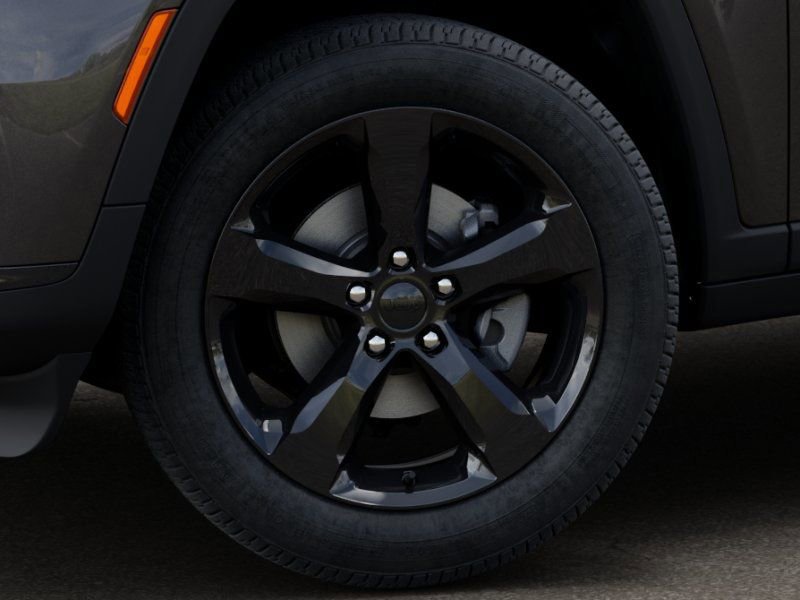 Used 2025 Jeep Grand Cherokee L Altitude AWD/4WD image 9