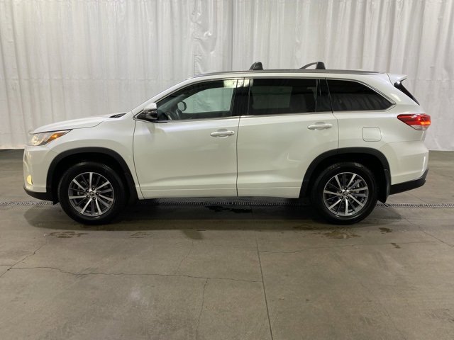Certified 2017 Toyota Highlander XLE image 7