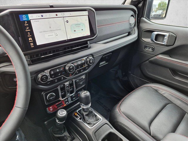 Used 2024 Jeep Wrangler Unlimited Rubicon w/ Safety Group AWD/4WD image 15