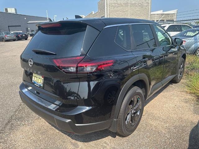Certified 2026 Nissan Rogue SV FWD image 3
