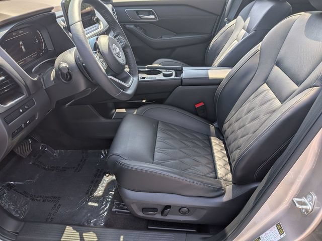 Certified 2023 Nissan Rogue Platinum w/ Platinum Premium Package AWD/4WD image 13