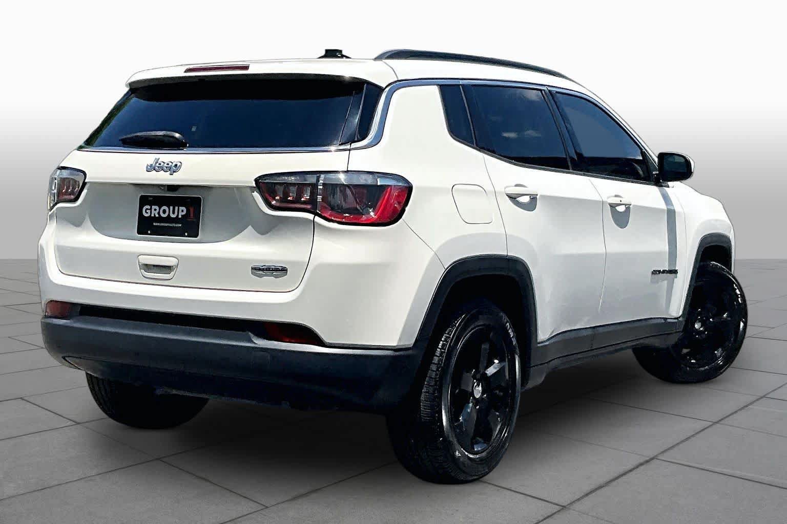 Used 2018 Jeep Compass Latitude w/ Popular Equipment Group FWD image 13