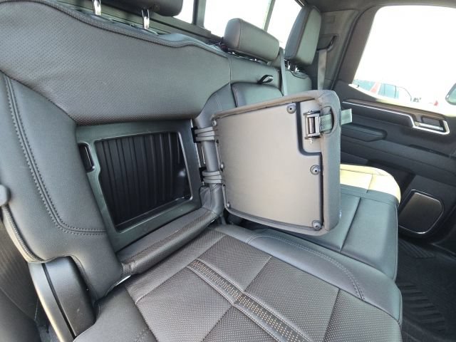 Used 2024 Chevrolet Silverado 1500 High Country w/ High Country Premium Package AWD/4WD image 16
