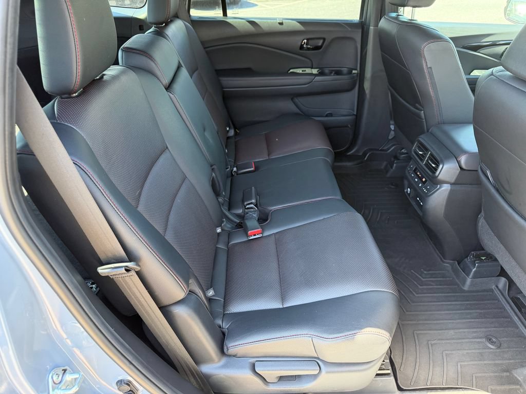 Certified 2024 Honda Passport Black Edition image 18