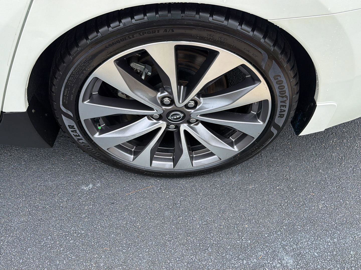 Used 2023 Nissan Maxima Platinum w/ Sport Mat Group FWD image 40