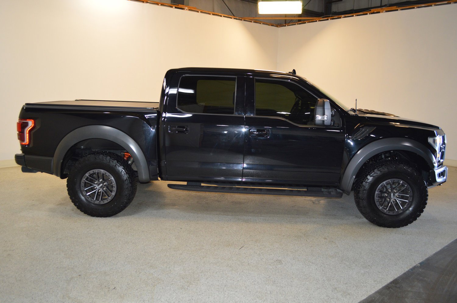 Used 2019 Ford F150 Raptor w/ Equipment Group 802A Luxury image 2