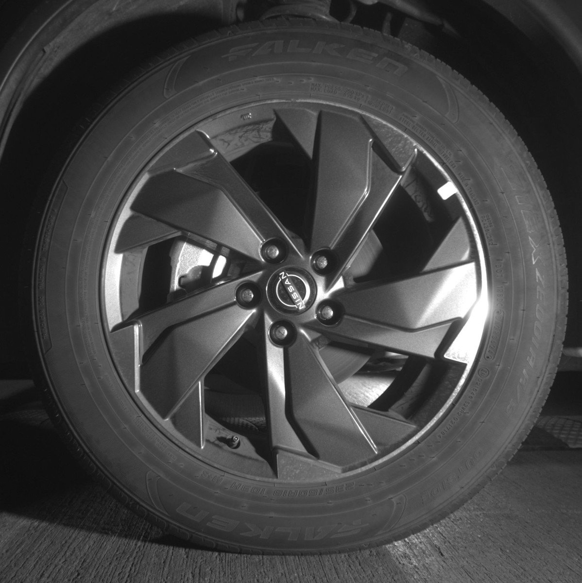 Used 2025 Nissan Rogue SV image 12