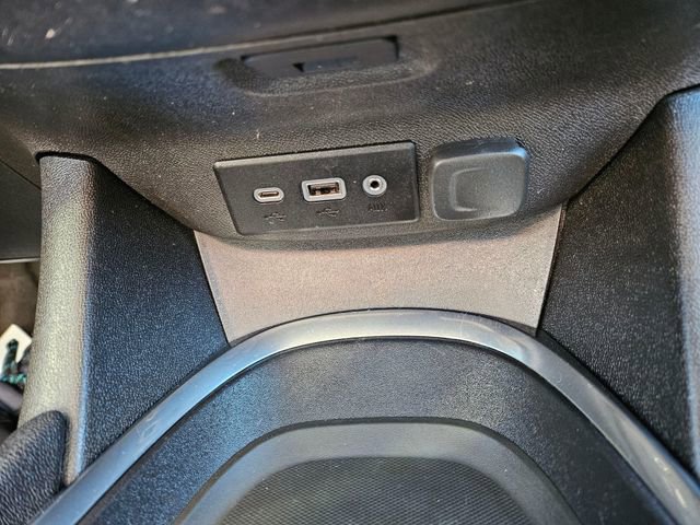 Used 2023 Chevrolet Malibu LT FWD image 27