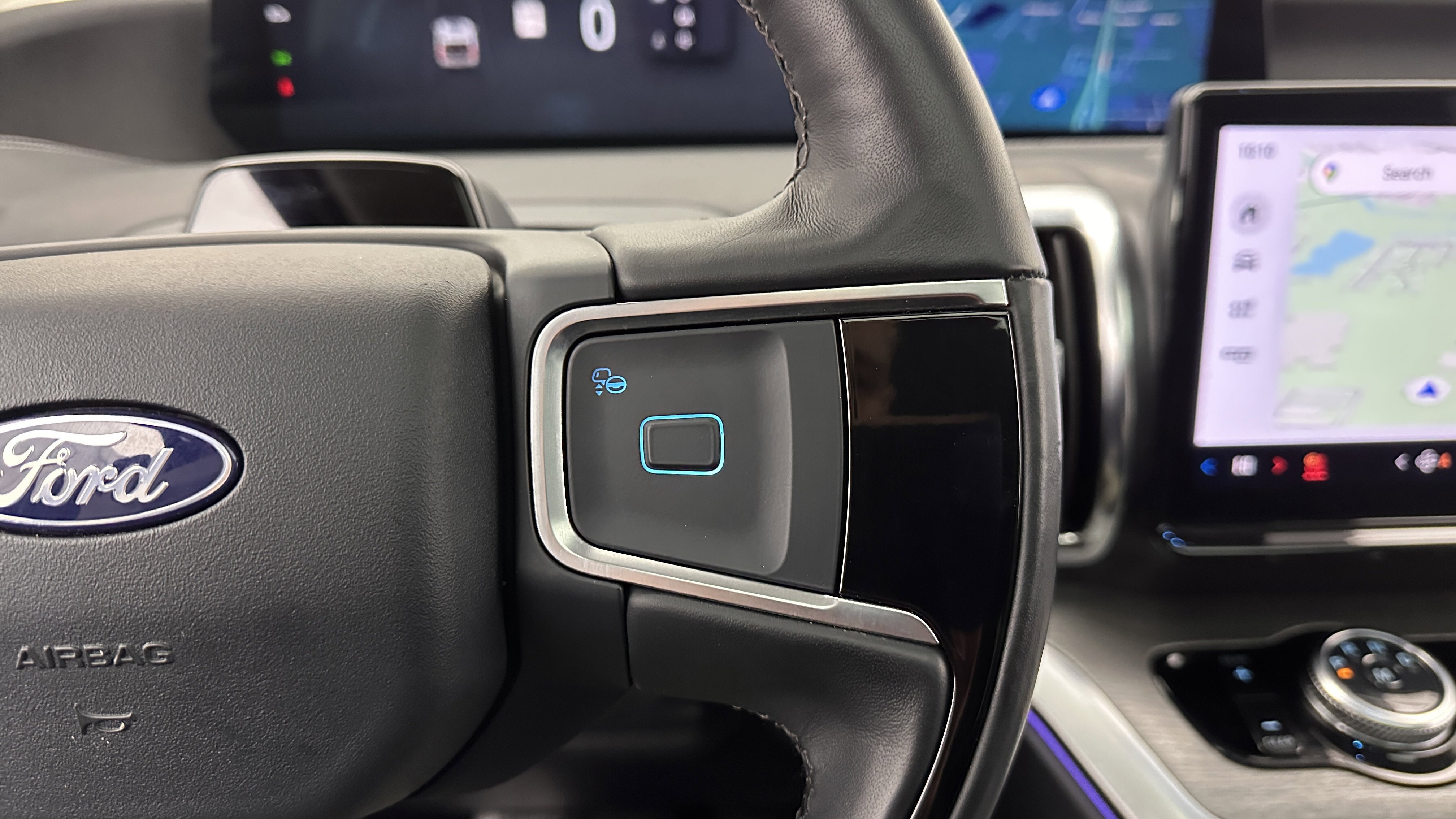 Used 2025 Ford Expedition Platinum image 19