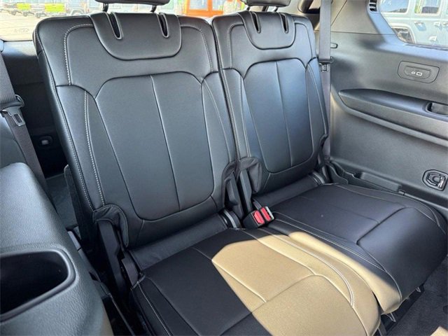 New 2025 Jeep Grand Cherokee L Limited w/ Black Appearance Package image 13