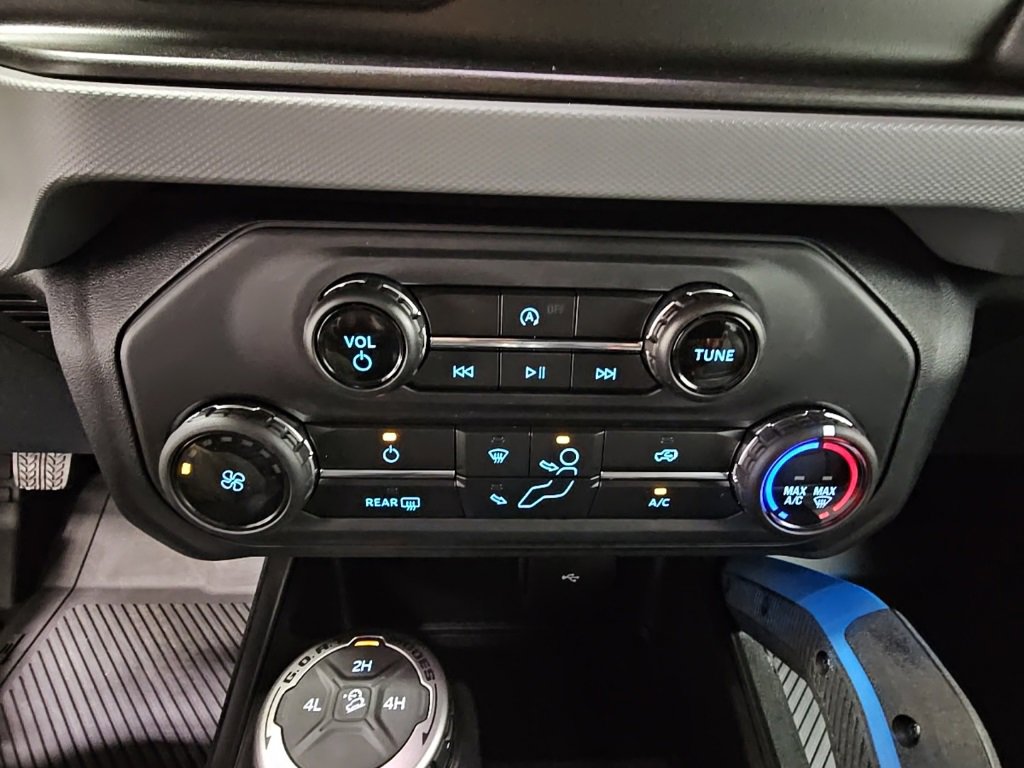 Used 2022 Ford Bronco Black Diamond image 18