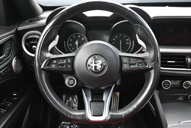 Used 2022 Alfa Romeo Stelvio Veloce AWD/4WD image 17