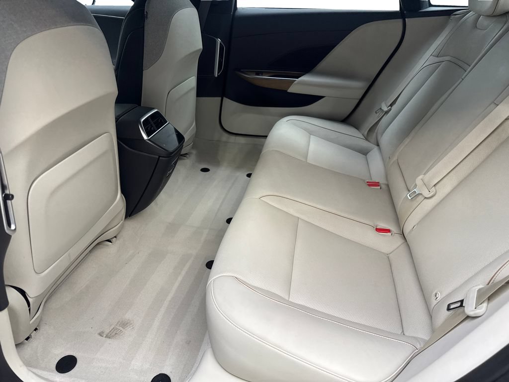Used 2023 Lucid Air Touring AWD/4WD image 31