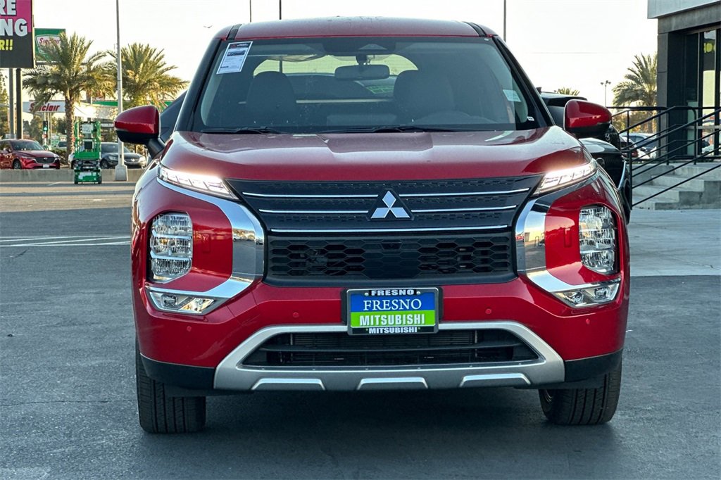 New 2025 Mitsubishi Outlander SE image 10
