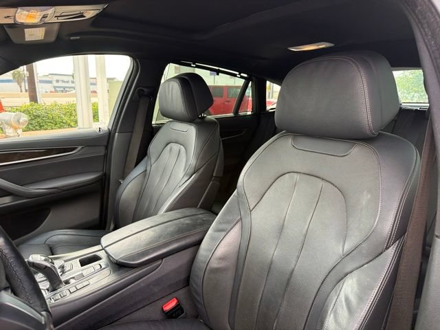Used 2019 BMW X6 xDrive50i w/ M Sport Package AWD/4WD image 15