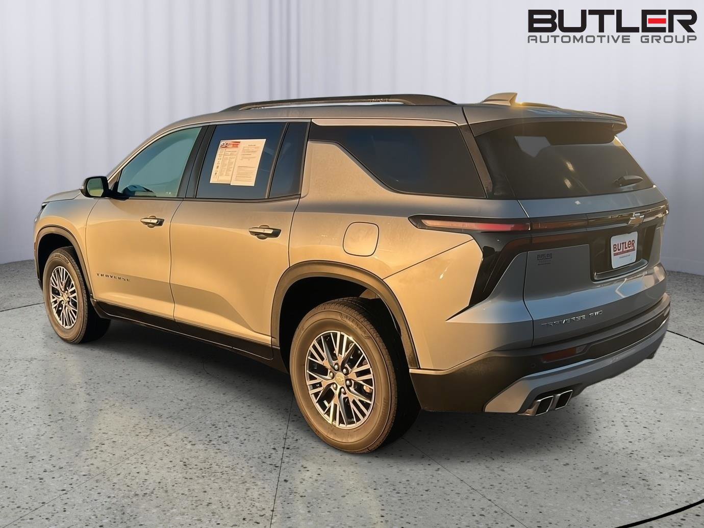 Used 2025 Chevrolet Traverse LT AWD/4WD image 4