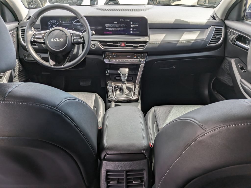Certified 2026 Kia Seltos EX w/ EX Sunroof Package FWD image 14
