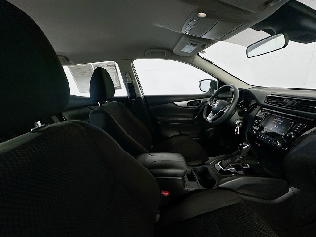 Used 2022 Nissan Rogue Sport S image 27