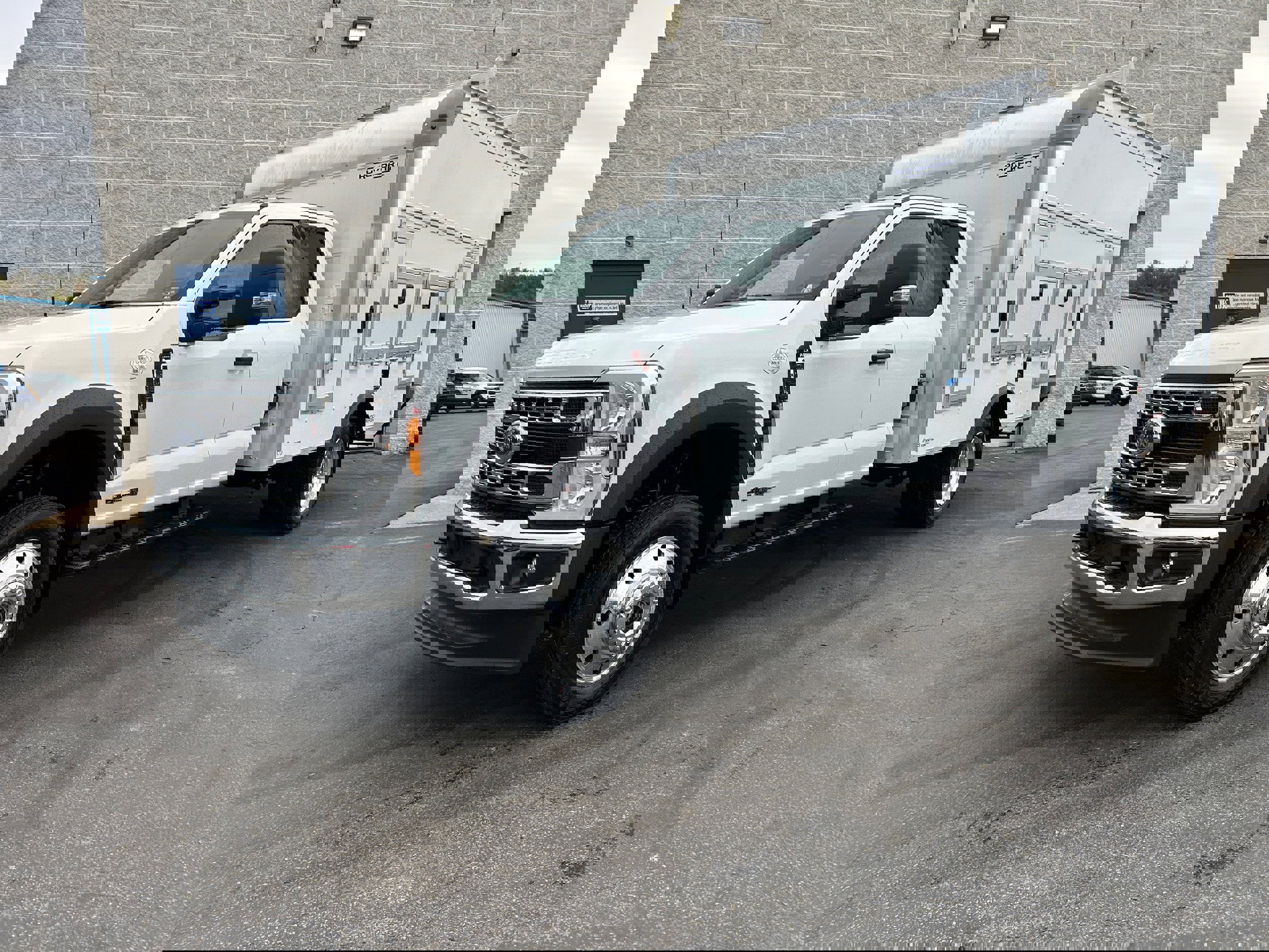 New 2025 Ford F450 XLT w/ XLT Value Package image 2