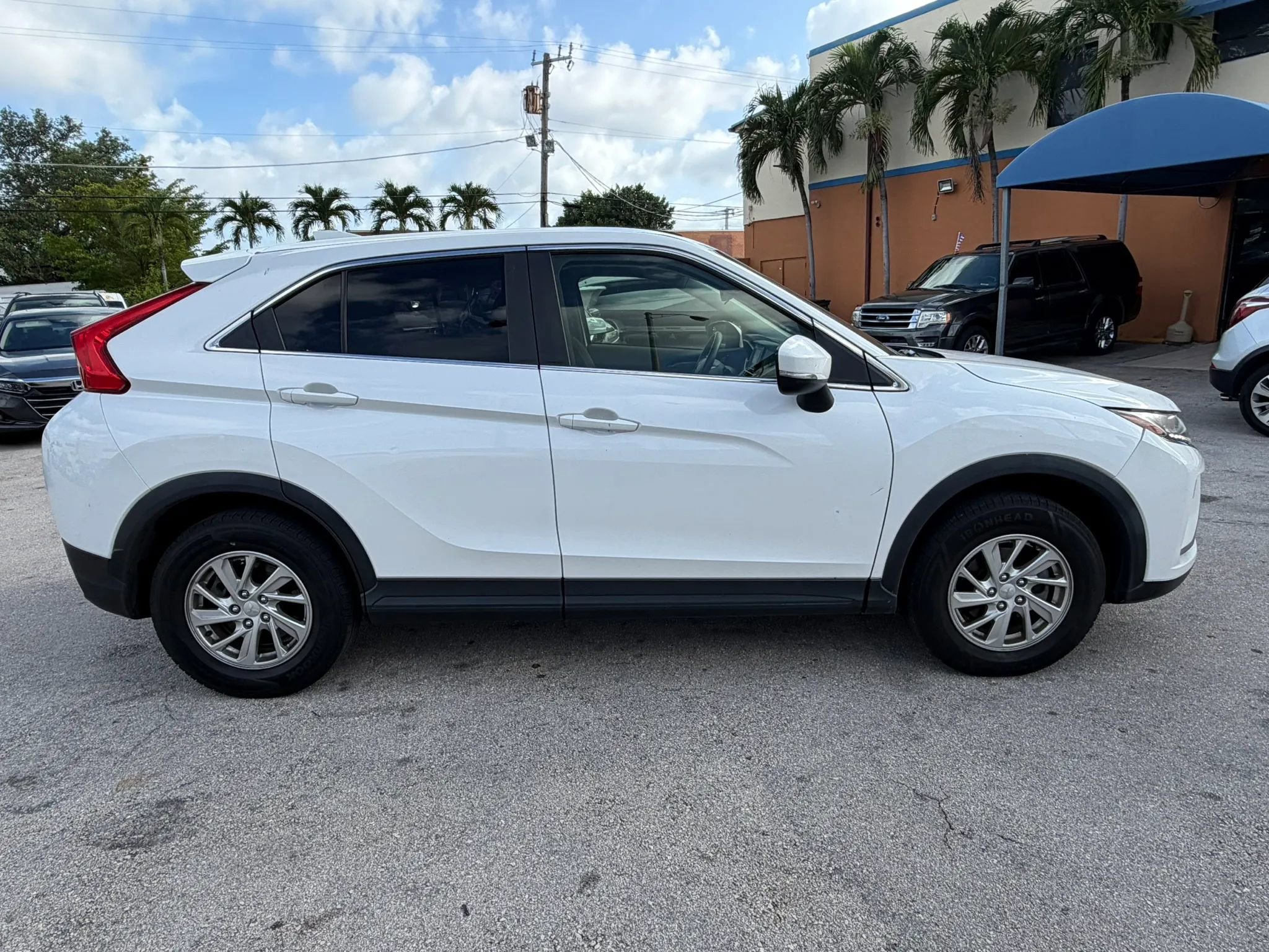 Used 2018 Mitsubishi Eclipse Cross ES FWD image 4