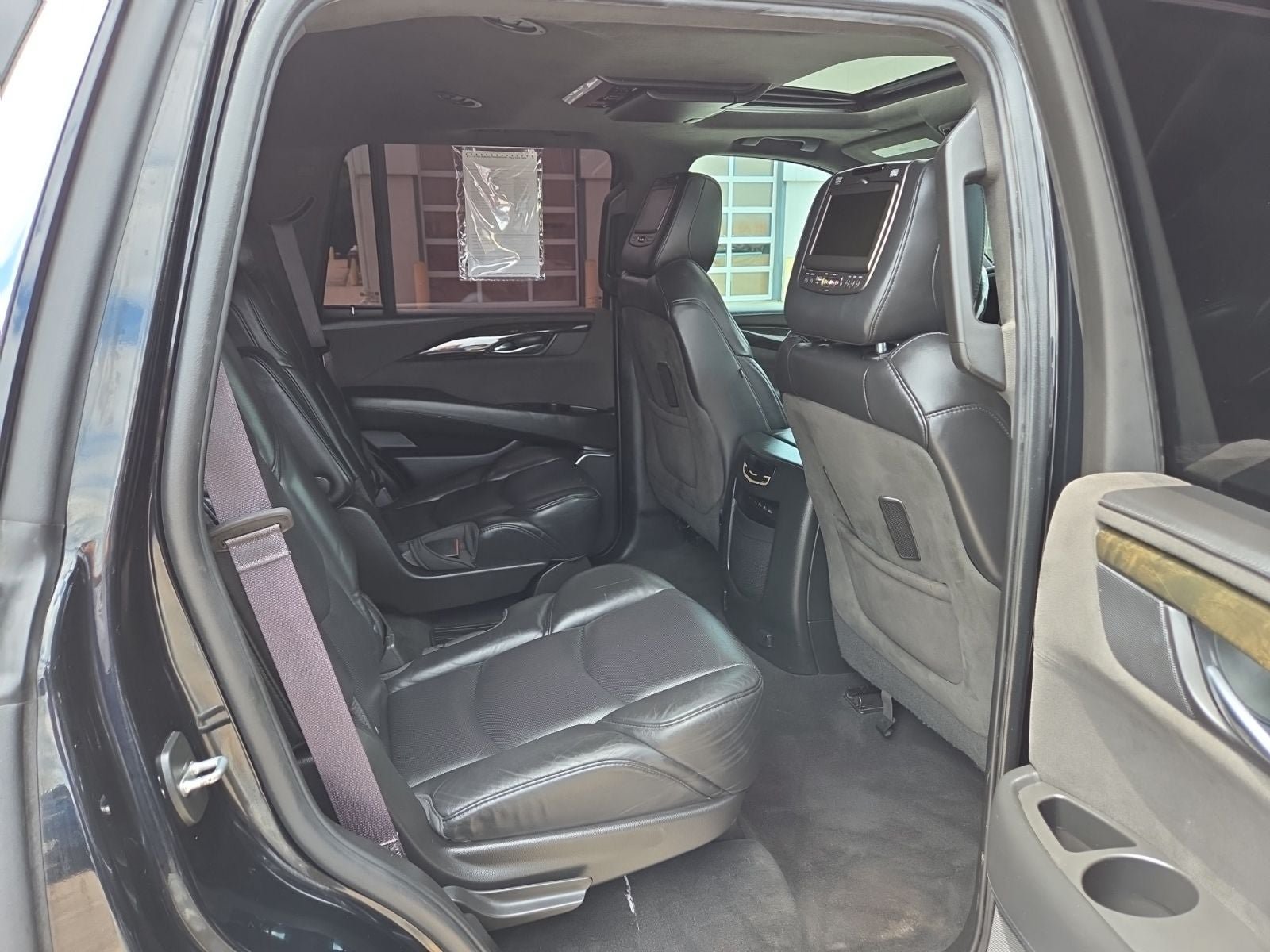 Used 2017 Cadillac Escalade Platinum AWD/4WD image 43