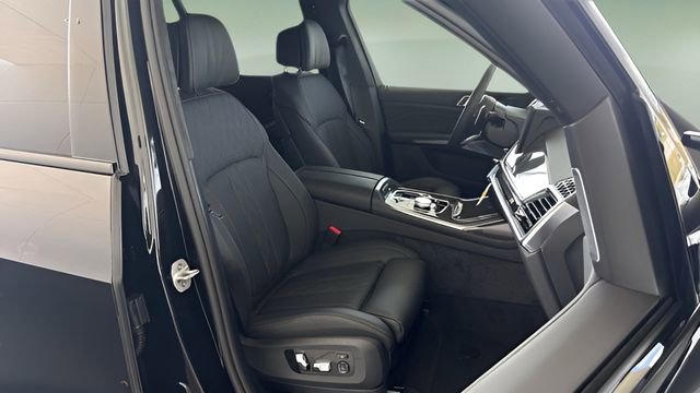 Used 2026 BMW X7 M60i image 59