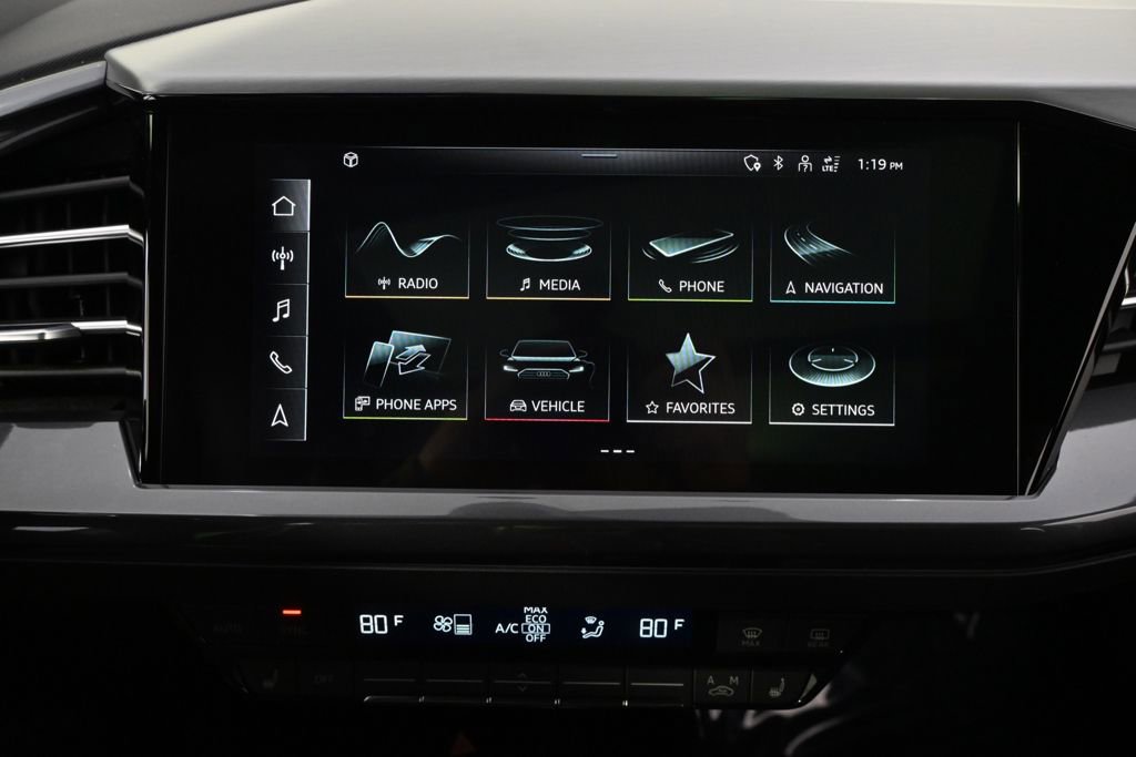 Used 2022 Audi Q4 e-tron Prestige image 28