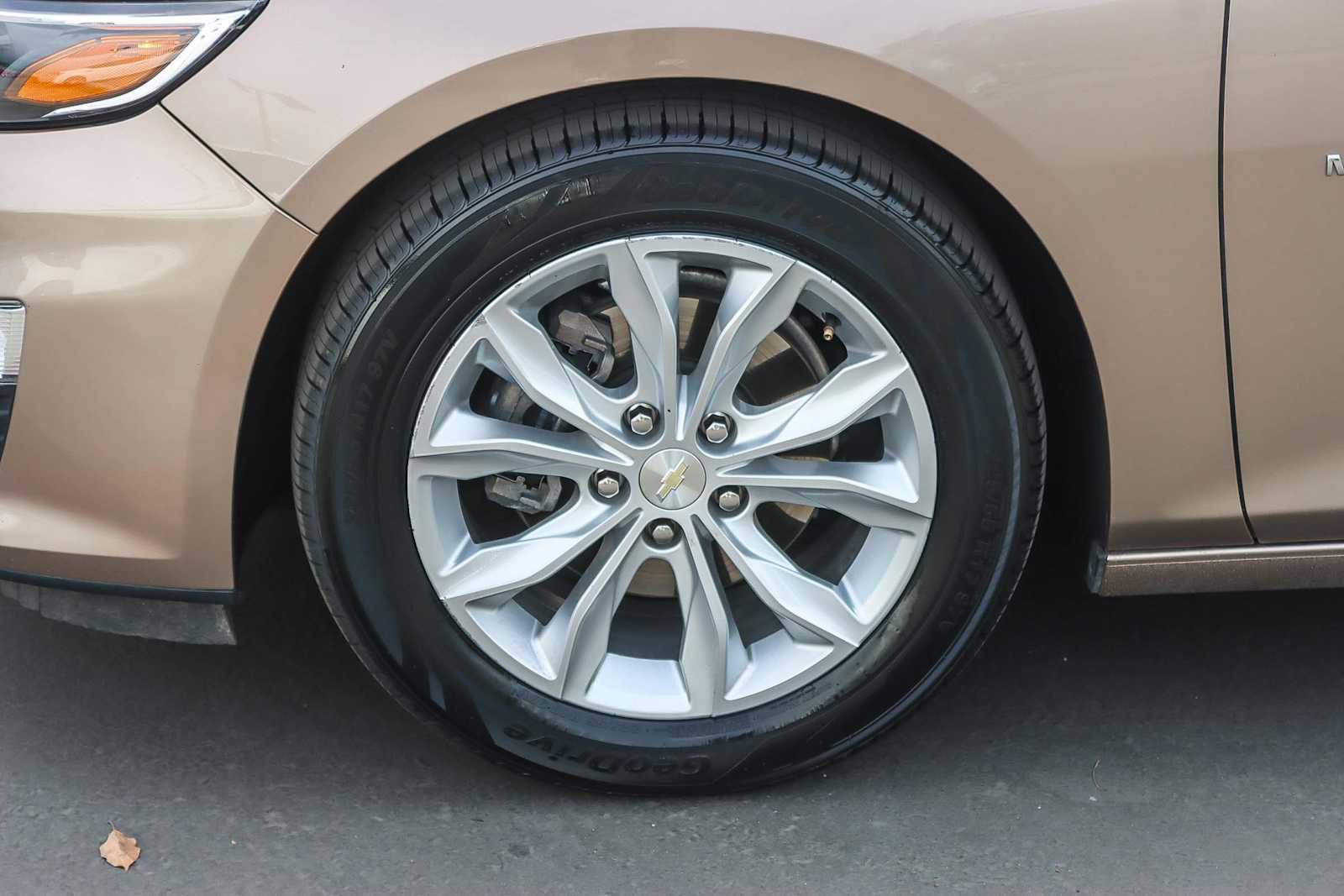 Used 2019 Chevrolet Malibu LT w/ Driver Confidence Package II image 9