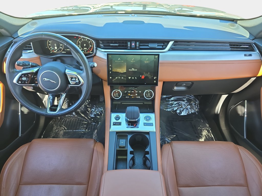 Certified 2025 Jaguar F-PACE R-Dynamic S AWD/4WD image 9