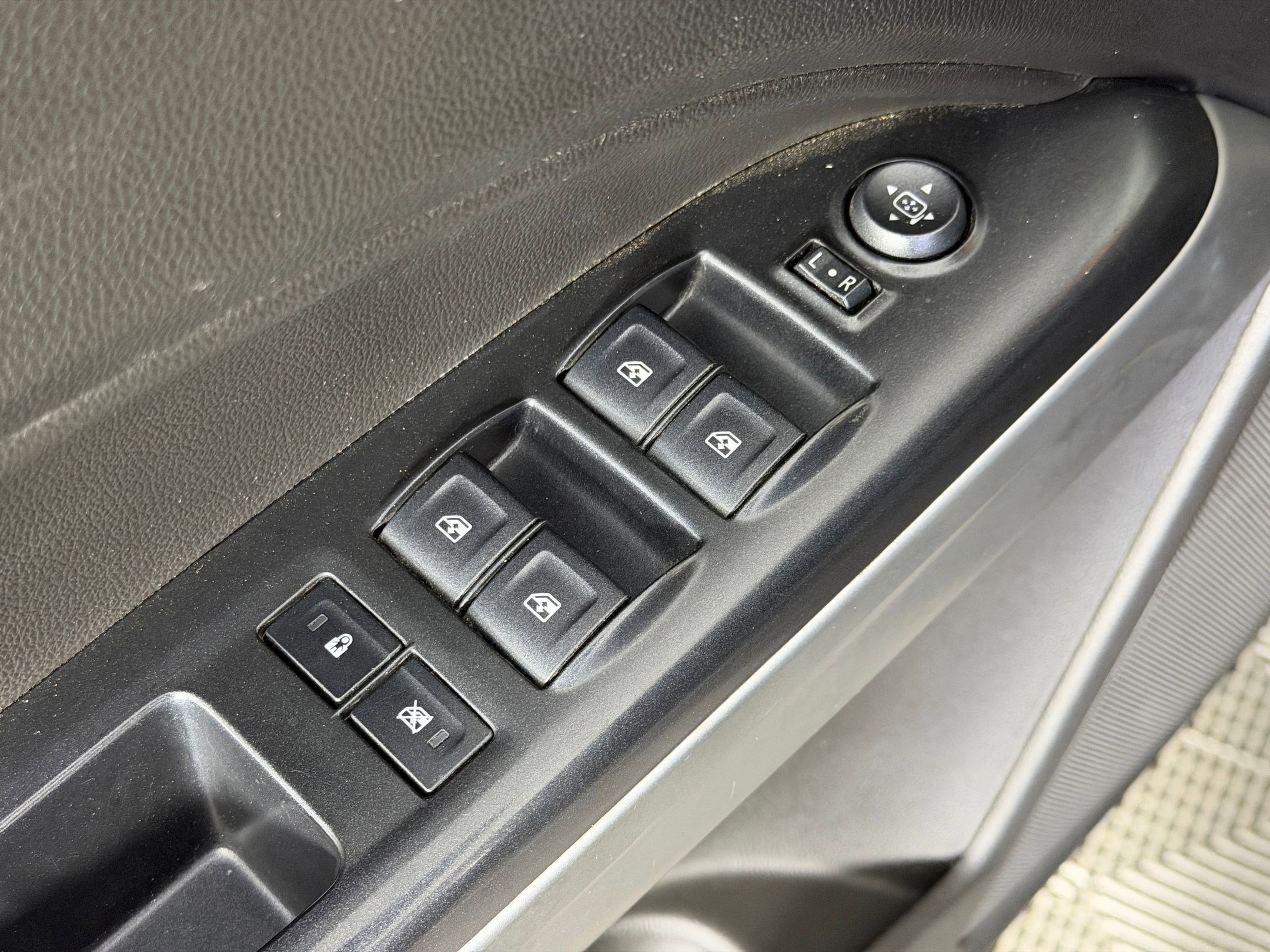 Used 2016 Chevrolet Colorado LT w/ LT Convenience Package image 23