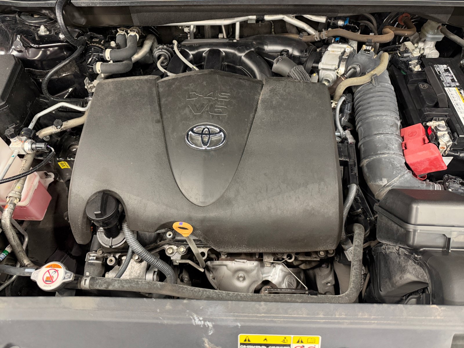 Used 2022 Toyota Highlander LE FWD image 29