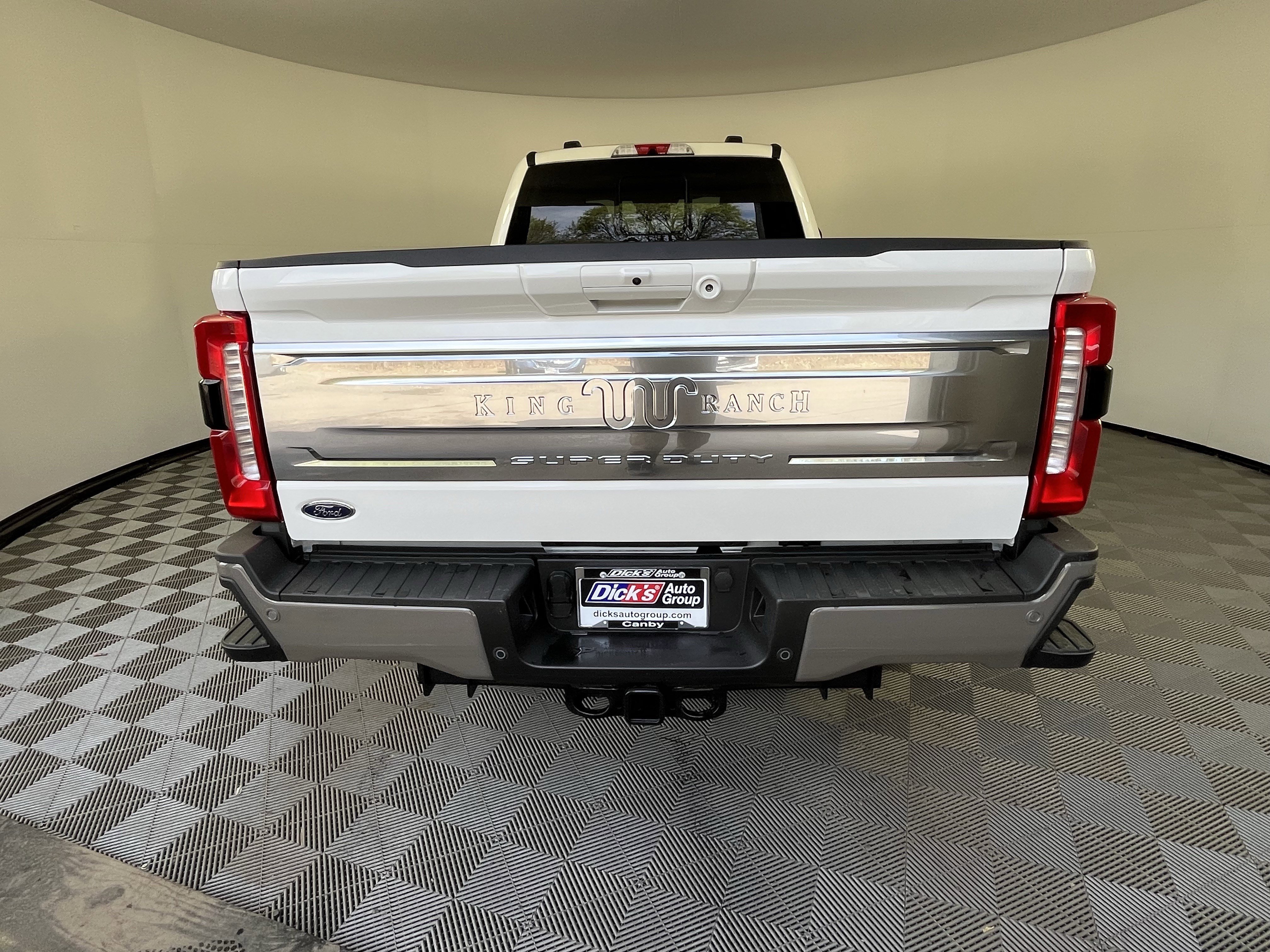 New 2026 Ford F350 King Ranch w/ FX4 Off-Road Package image 4