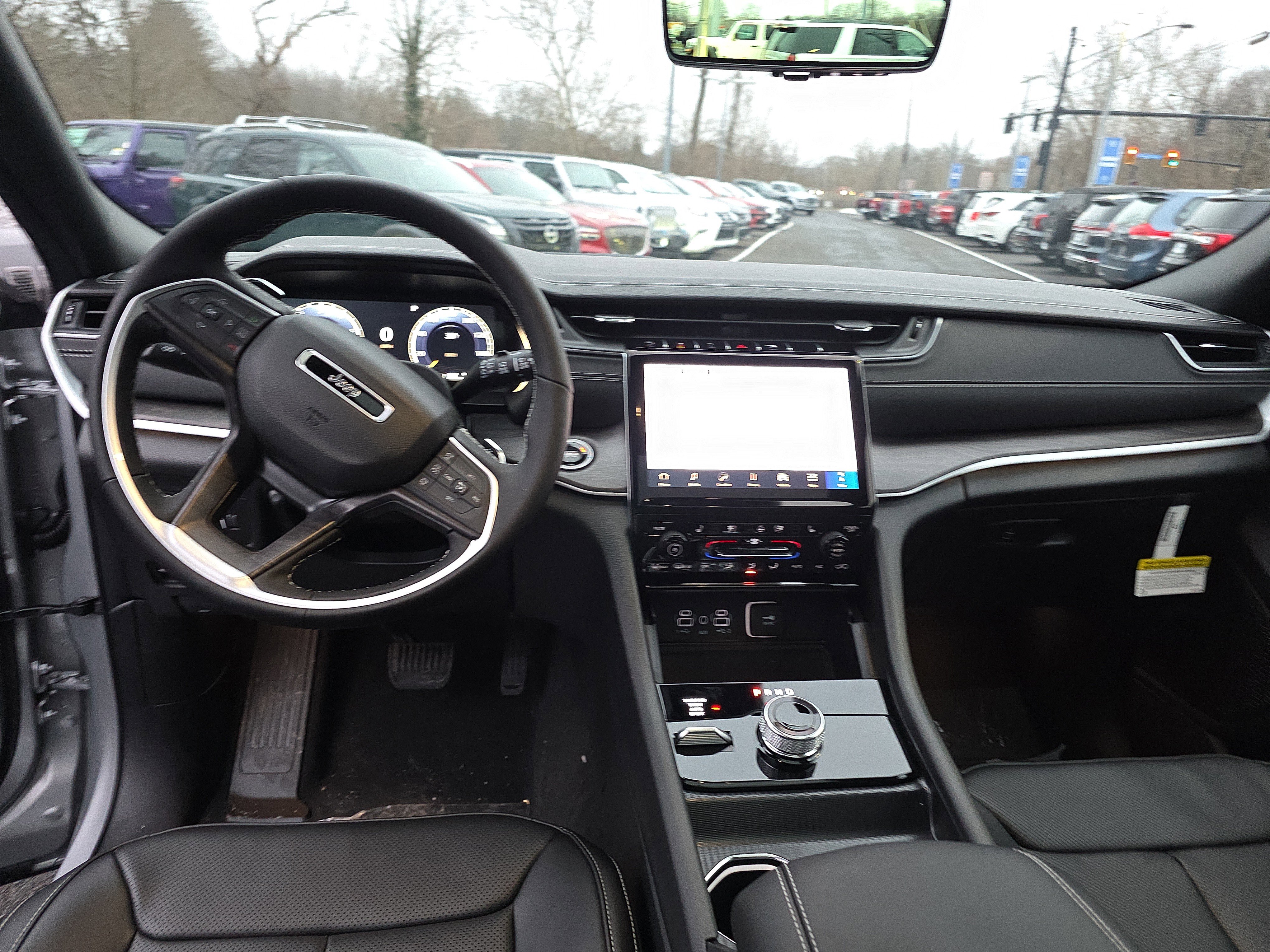 New 2025 Jeep Grand Cherokee Limited w/ Luxury Tech Group II image 18