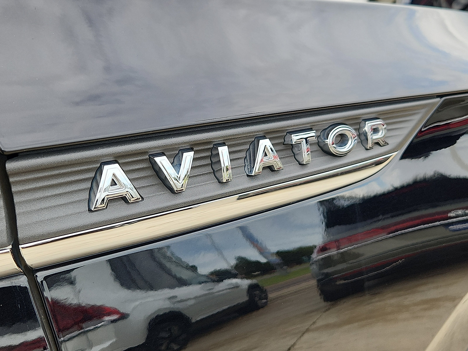 Used 2023 Lincoln Aviator 2WD w/ Premium Package image 10