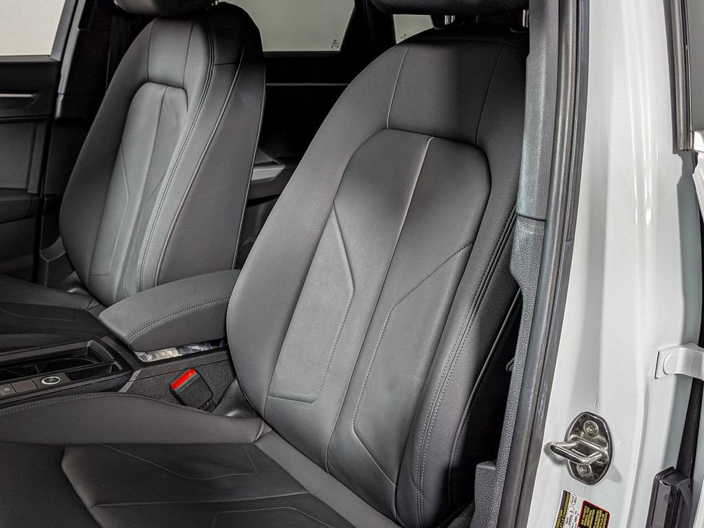 Used 2020 Audi Q3 2.0T Premium w/ Convenience Package image 15