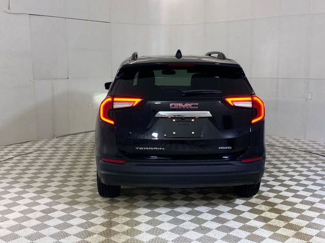 Used 2023 GMC Terrain SLE w/ Driver Convenience Package image 18