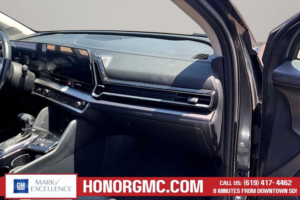 Used 2025 Kia Sportage EX w/ Premium Package FWD image 24