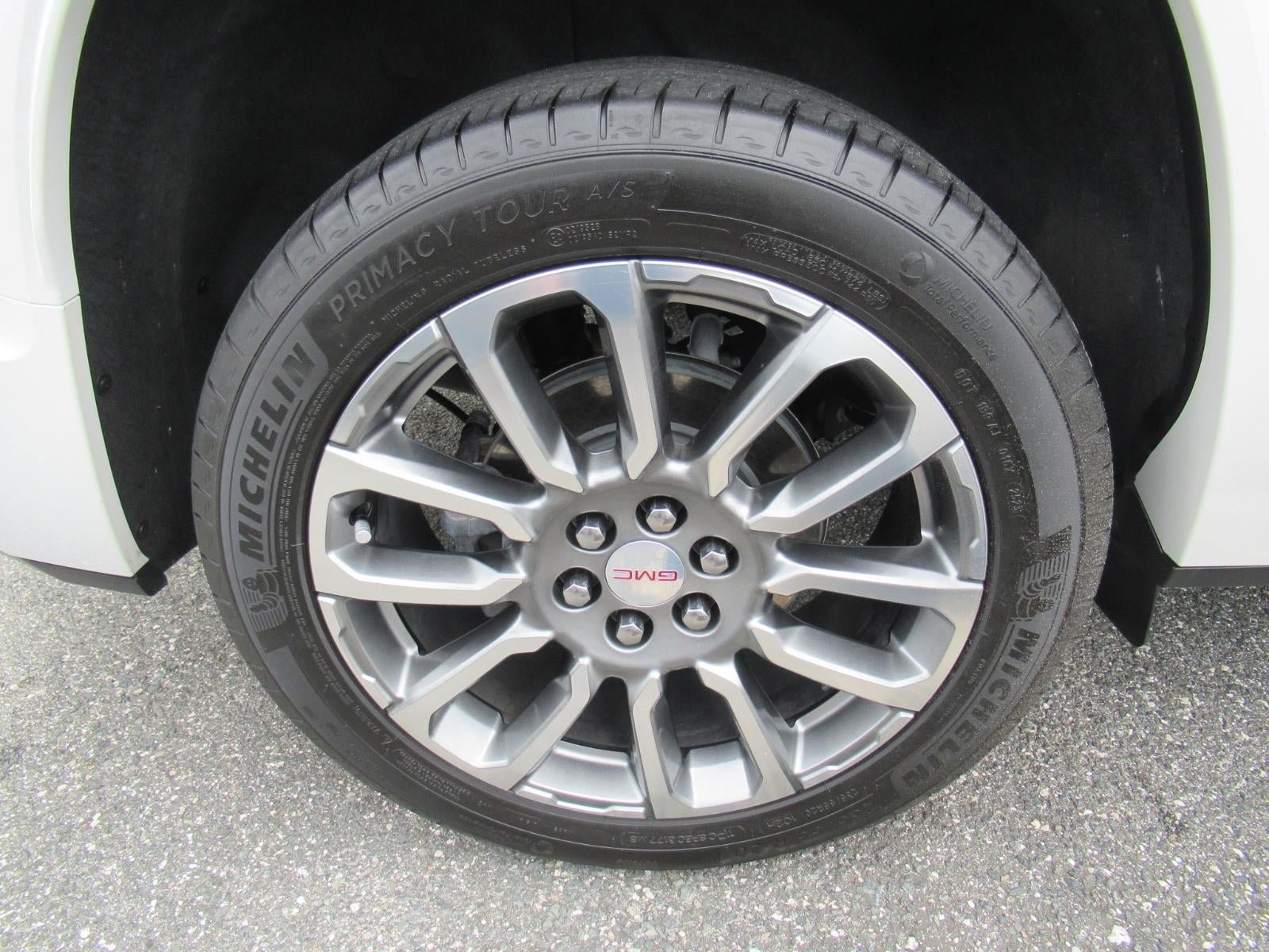 Used 2023 GMC Acadia Denali w/ Denali Ultimate Package FWD image 8