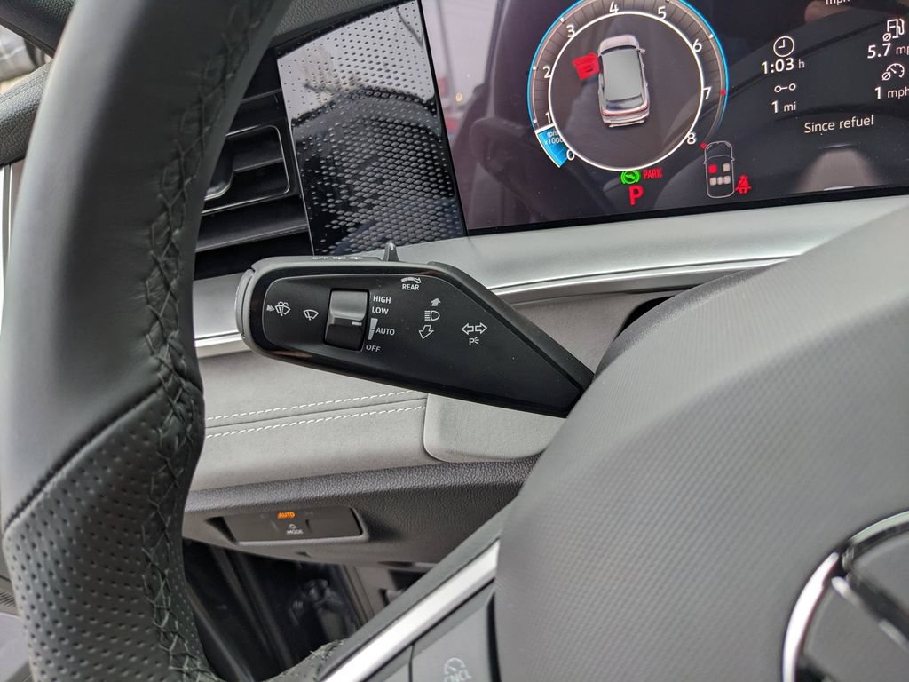 New 2026 Volkswagen Tiguan SE R-Line AWD/4WD image 32