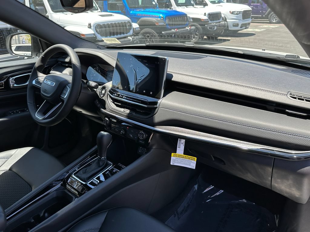 New 2026 Jeep Compass Latitude AWD/4WD image 16