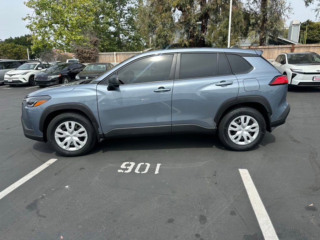 Used 2024 Toyota Corolla Cross L image 2
