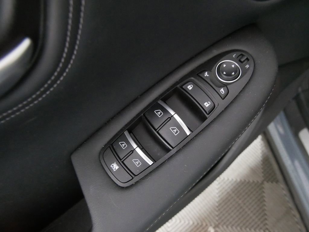 Certified 2025 INFINITI QX55 Luxe w/ Cargo Package image 16