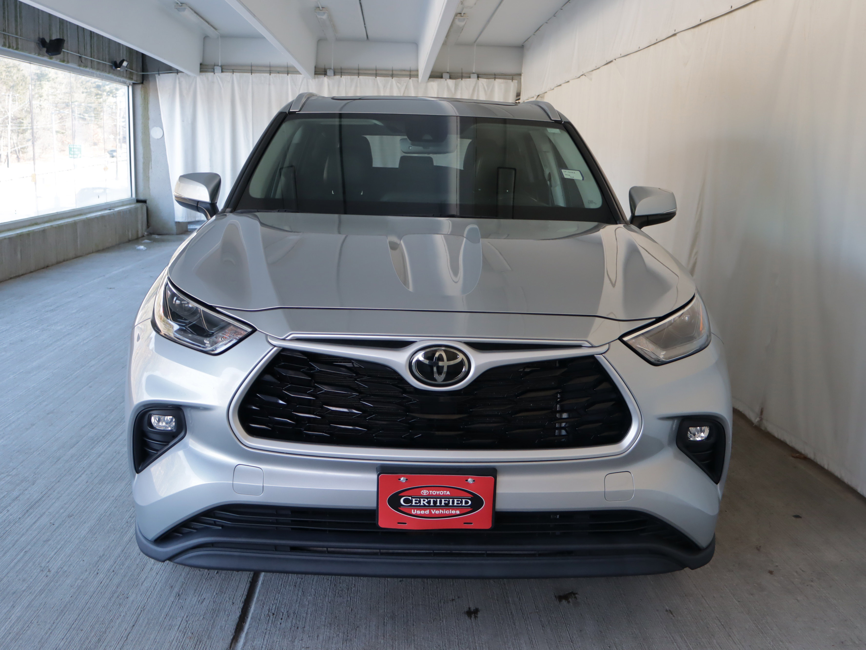 Used 2022 Toyota Highlander XLE image 4