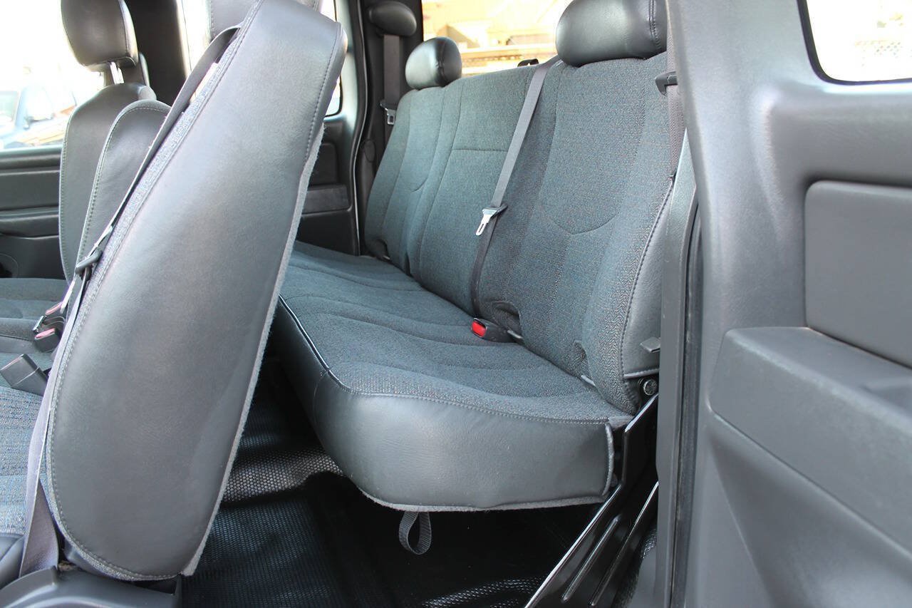 Used 2006 Chevrolet Silverado 1500 W/T RWD image 29